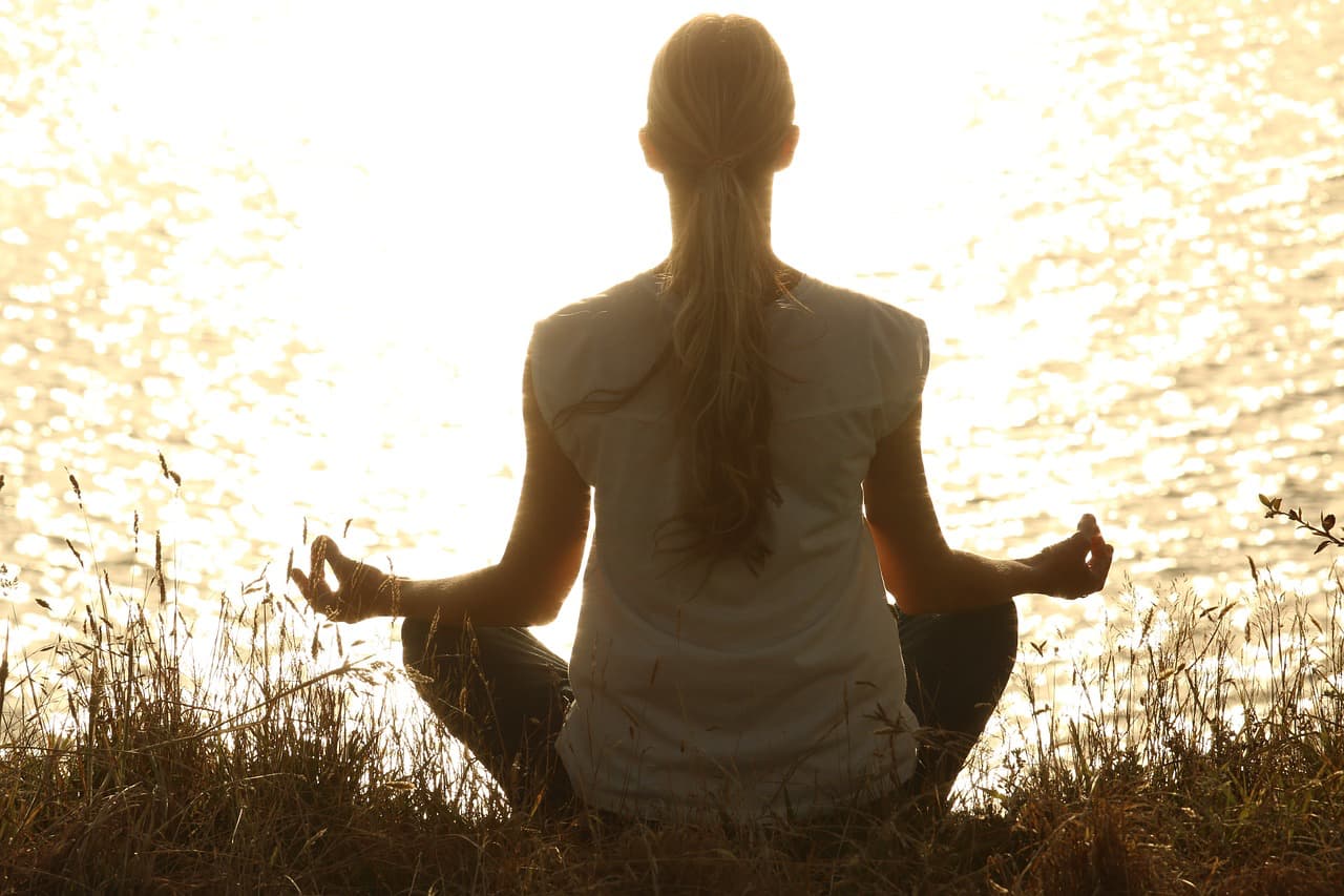 Yoga & Mindfulness al Tramonto – Feudo di Villa Anticaglia,  San Costantino di Briatico (VV)